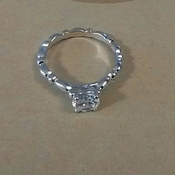 Jewelry - !!Sale!! Elegant 925 ring